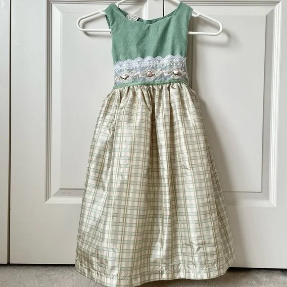 Laura Ashley | Dresses | Laura Ashley Girls Size 6 Green Sleeveless Velvet  Plaid Dress | Poshmark
